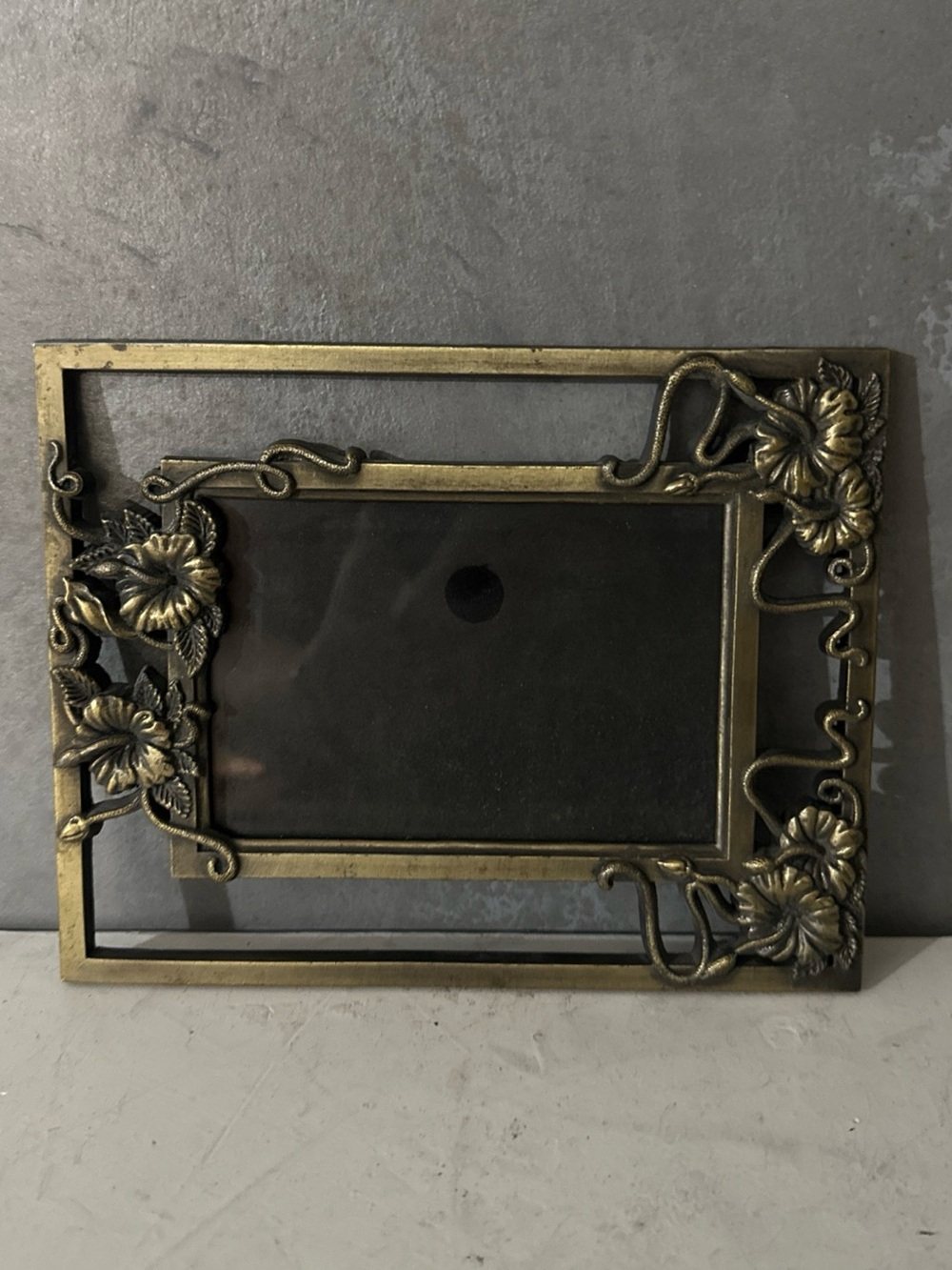 VINTAGE BRASS HIBISCUS FLORAL PICTURE FRAME FITS 3.5/5